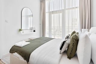 Silkhaus Modern 1BDR in Oasis Near Masdar City Park - Yas Island - 6