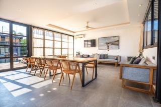 Brand New 5 Br Villa Enclosed Living Room Canggu - Canggu - 1
