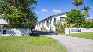 La Sirena Pool and barbie, private boat ramp, WiFi, two bedrooms, 3 beds - Iluka - 8