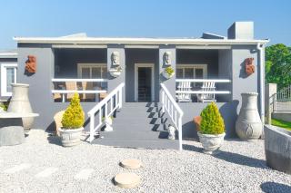 17 Hugo Street - Bredasdorp - 8