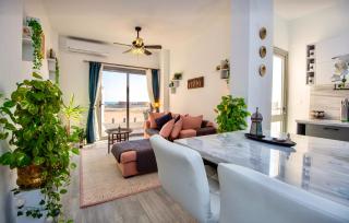 Lavish suite 97m wifi sea view apt boutique resort - Hurghada - 6