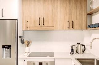 Headlands Beachside Retreat - 50 metres to beach - Alexandra Headland - 3