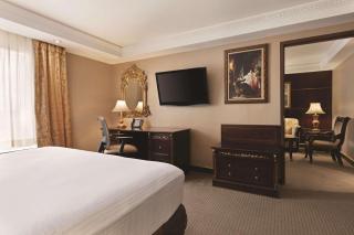 Radisson Hotel Toronto Airport West - 2