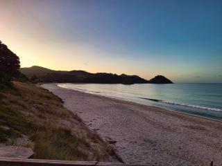 Whangapoua Family Bach - 100m from the beach! - Whangapoua - 1