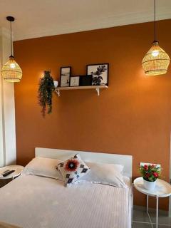 Casa Bella Private Suite With Balcony Garden with WiFi AC Smart TV Kitchenette Work Desk - Pune - 5