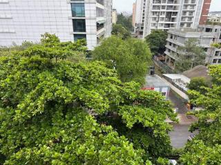 Casa Bella Private Suite With Balcony Garden with WiFi AC Smart TV Kitchenette Work Desk - Pune - 3