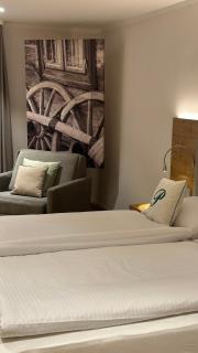 Hotel Gasthof zur Post Benediktbeuern - 1