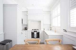Coachman's Cottage- Worthing Beach sleeps 9 - Worthing - 7