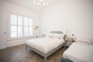 Coachman's Cottage- Worthing Beach sleeps 9 - Worthing - 5