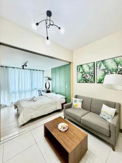 Cozi bright and lovely Uptown condo BGC - Manila - 7