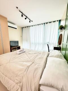 Cozi Modern 1br condo beside One uptown Mall BGC - 5