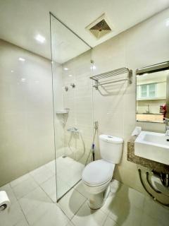 Cozi bright and lovely Uptown condo BGC - Manila - 1