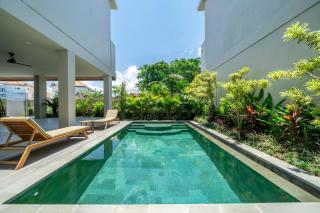 Luxurious Beachside Retreat with Pool - Munggu - 7