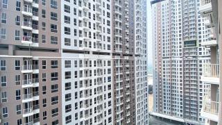 Cozy Living and Homey 2BR Tokyo Riverside PIK 2 Apartment By Travelio - Rawalembang - 2