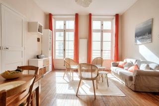 Au coeur du quartier Graslin, appartement pour 3 - 4