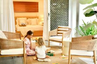 Four Palms, 8 min walk to Beach- Pet Friendly - Trinity Beach - 1