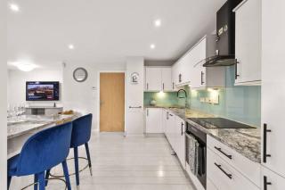 Luxury Home In London - Brentford - 5