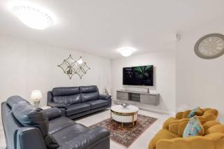 Luxury Home In London - Brentford - 3