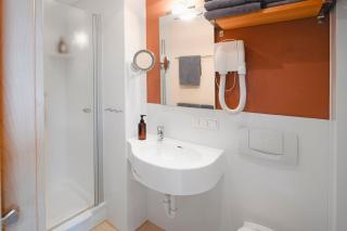 Hotel Pension Futterknecht - Burgau - 5
