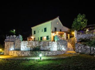 Authentic Dalmatian Hillside Escape with Pool, Sauna & BBQ - Zadvarje - 7