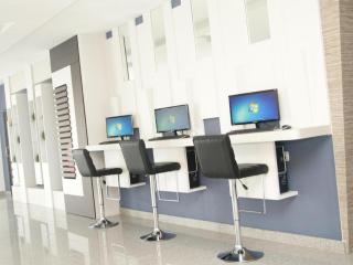e Hotel - 2
