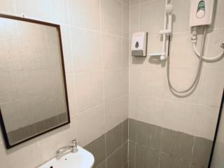 Place2Stay @ RH Plaza Hotel - 2