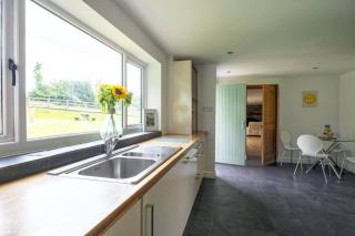 Spacious Teilo Barn Near Castles & Hiking Trails - - 7