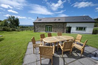 Spacious Teilo Barn Near Castles & Hiking Trails - - 3