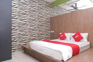 Super OYO 89930 Golden Guest House - Kuantan - 0