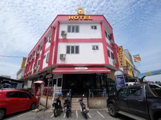 OYO 1104 Q hotel - 0