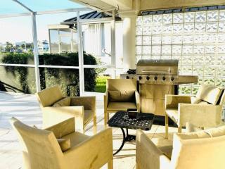 Free HeatedPool on SailboatAccessCanal boat lift - Cape Coral - 7