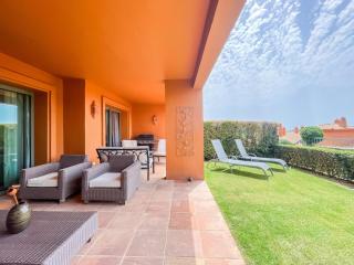 Luxury Ground Floor Apartment with Spa Facilities - 0