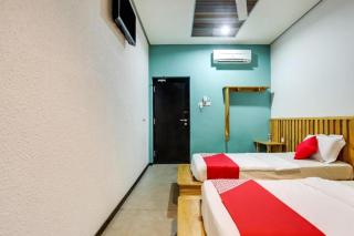 OYO 89454 Hotel Pavilion Inn - Ayer Tawar - 1