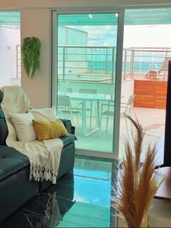 Cobertura beira-mar com piscina - 2