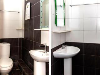 OYO 89851 Leila Hotel - 1