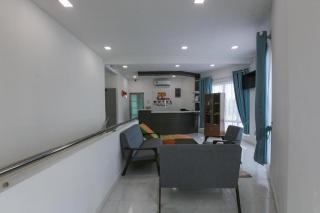 OYO 89859 PP Traveller's Hotel - 8