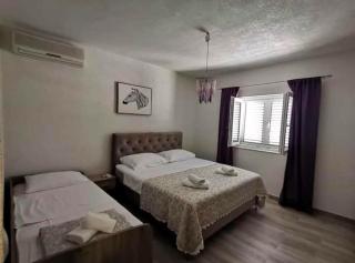 Quiet Family-Friendly Trogir Apartment - Trogir - 3