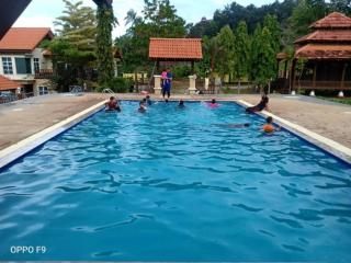 OYO Home 90745 Desa Balqis Beach Resort - 0