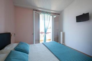 131 - Trilocale al secondo piano a Marcelli con garage, climatizzato e ben arredato, a 200 mt dal mare - SPIAGGIA inclusa nel prezzo - Marcelli - 1