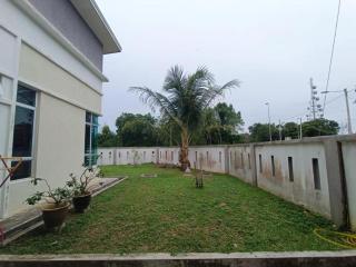 Hotel O Penginapan Almera - 1