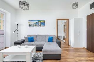 Nadmorskie Apartamenty Świnoujście 2 Sypialnie & Parking by Noclegi Renters - Świnoujście - 0
