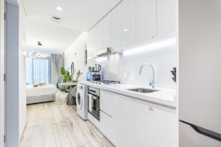 Exquisite Modern Home Minutes from Downtown Dubai - 3