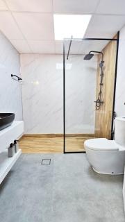 Luxury Yakout 1BR Apartment - Ra’s al-Chaima - 9