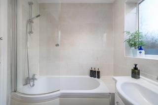 Madika Homes - Contractor Stays near Edgware Tube Station with Free Parking - Edgware - 4