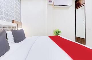 Green Palace - Near Karkardooma Court - New Delhi - 9