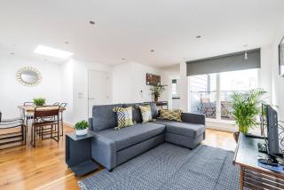 Split Level 3 Bedroom Top Floor Flat - Londra - 0