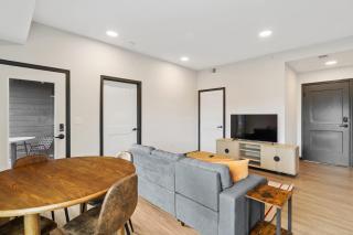 CozySuites Mass with parking lounge & roof deck #32 - Indianápolis - 9