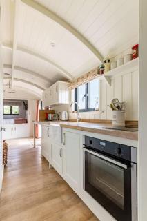 Unique Double Shepherd's Hut Hideaway - Pembrokeshire - Haverfordwest - 8
