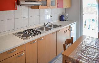 2 Bedroom Amazing Apartment In Lopar - 7