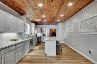 Lake Haven Estate with Hot Tub and Game Room - Hot Springs - 1